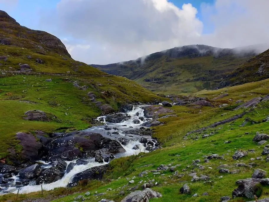 Secluded Cottage Nestled In The Beara Peninsula Killarney