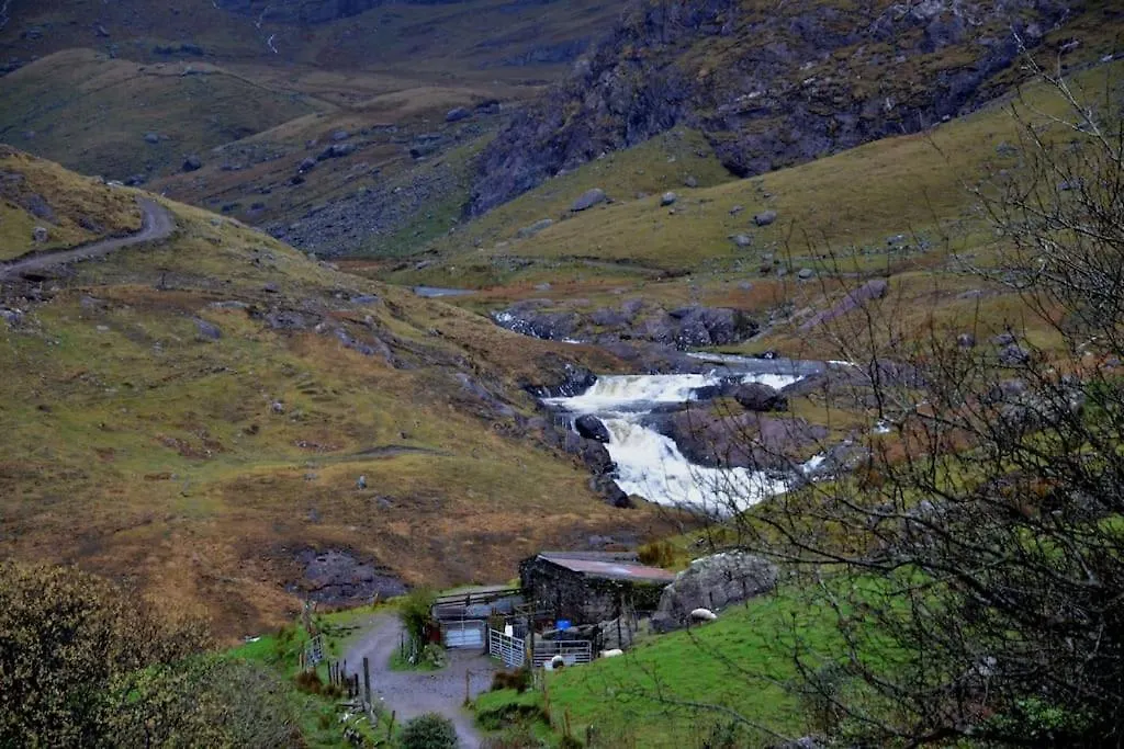 Secluded Cottage Nestled In The Beara Peninsula Killarney
